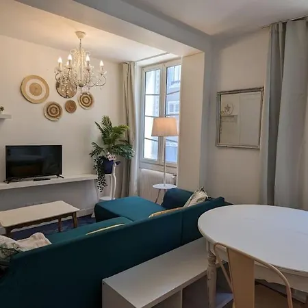 Cosy Queen -3ch- Centre & Parking Privee - Wifi Debit Apartment